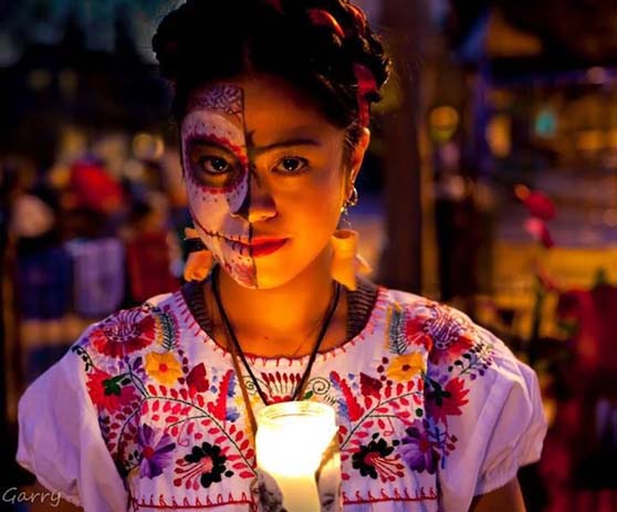 Colourful display of costumes and culture during Dia de los Muertos in Mexico. Photo by we heartit.com, Pinterest
