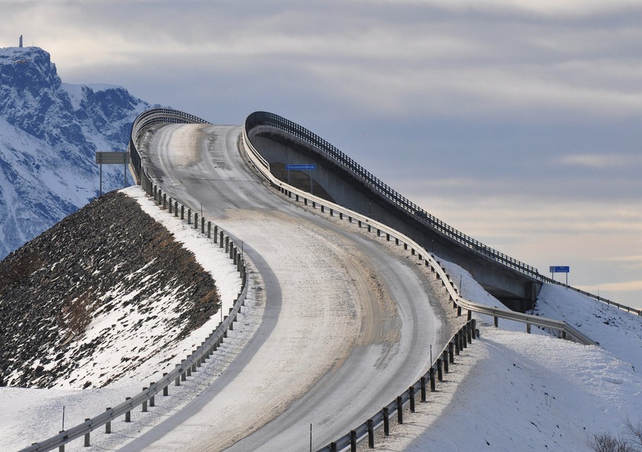 The greatest drives in the world: The Atlantic Road Norway. Photo by Martin Ystenes, flickr