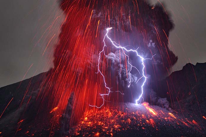 An electric eruption of the Sakurajima in Japan. Photo by Martin Rietze, via coolstuffdirectory