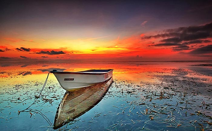breathtaking landscape photos of Indonesia's coastline 