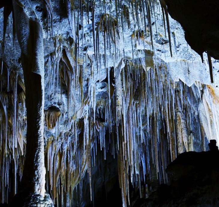 The Carlsbad Cavern holds one of the largest limestone chambers in the world. Photo from topDreamer