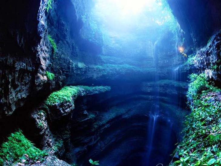 The Cave of Swallows is a very popular extreme tourist detination. Photo by topDreamer