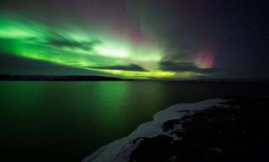 Aurora Borealis seen from Ireland. Image via Distractify.